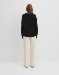 Country Road - Lightweight Merino Wool V-neck Knit