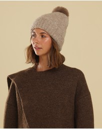 Morgan & Taylor - Elsie Boucle Beanie in Beige