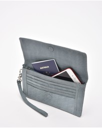 Cobb & Co - Wodonga Leather Wallet with Wristlet