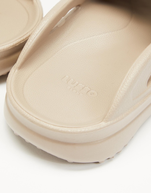 Lusso Cloud - Scenario Slides - Unisex