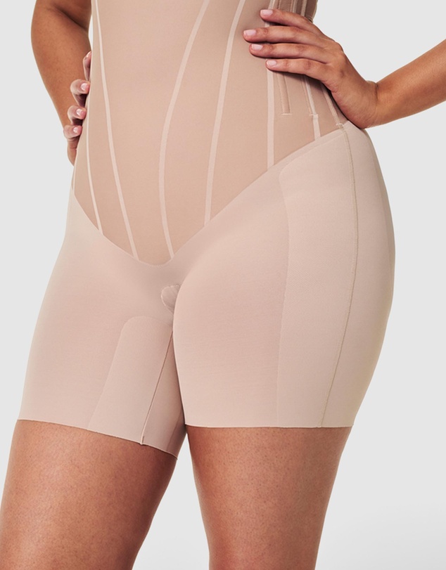 Spanx - TotalContour-High-Waisted Mid-Thigh Shorts