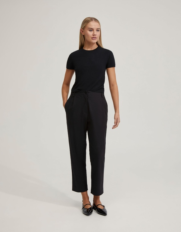 Oxford - Olivia Crop Knit Top