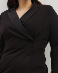 Atmos&Here Curvy - Ari Tuxedo Blazer Dress