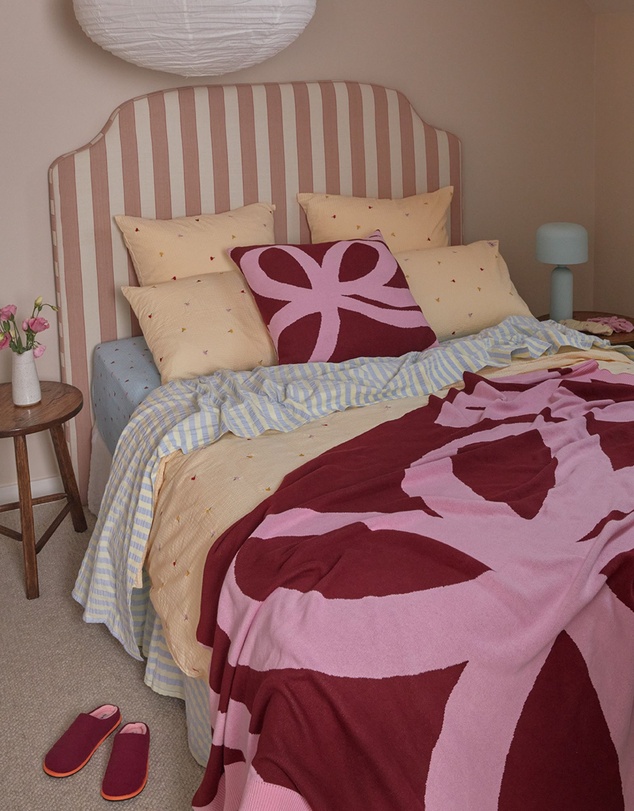 Mosey Me - Ribbon Knitted Throw