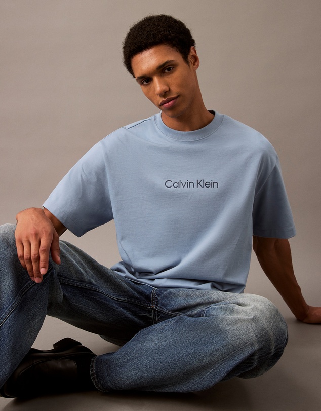 Calvin Klein - Standard Logo Relaxed Tee