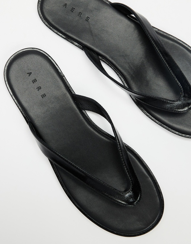 AERE - Round Toe Leather Thongs