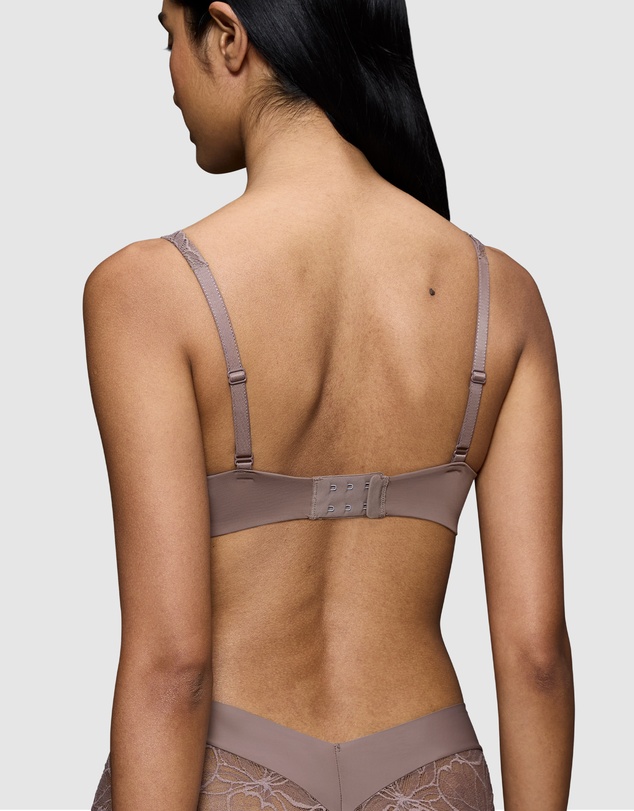 Triumph - Body Make Up Illusion Lace Balconette Bra