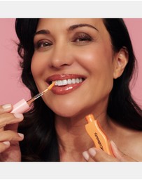 MCoBeauty - Golden Glow Lip Oil - Tropical Mango