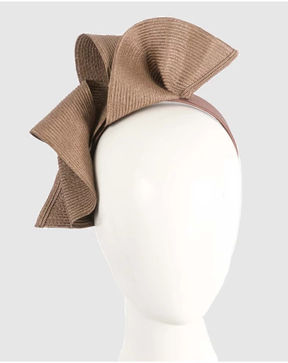 Max Alexander - Large Wavy Coffee Racing Fascinator