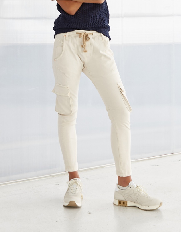 DRICOPER DENIM - Active Cargo Cream Jeans