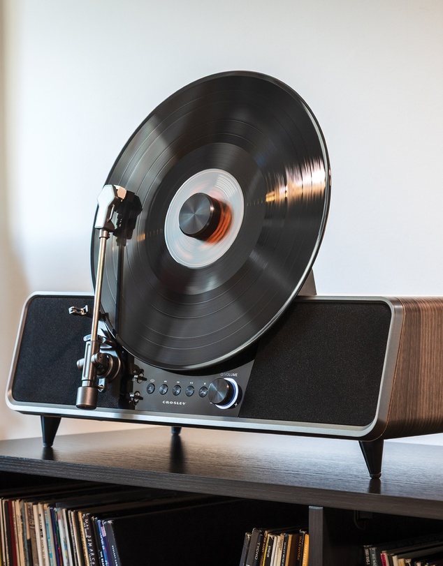 Crosley - Crosley Beck Automatic Vertical Record Player - Walnut