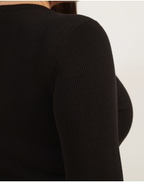 Atmos&Here Curvy - Kaia Long Sleeve Rib Knit Top
