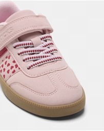 Kicks - Kennedy