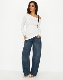 Dazie - Lily One Shoulder Asymmetrical Top