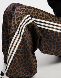 adidas Originals - Originals Wide Leg Satin Pants in Leopard