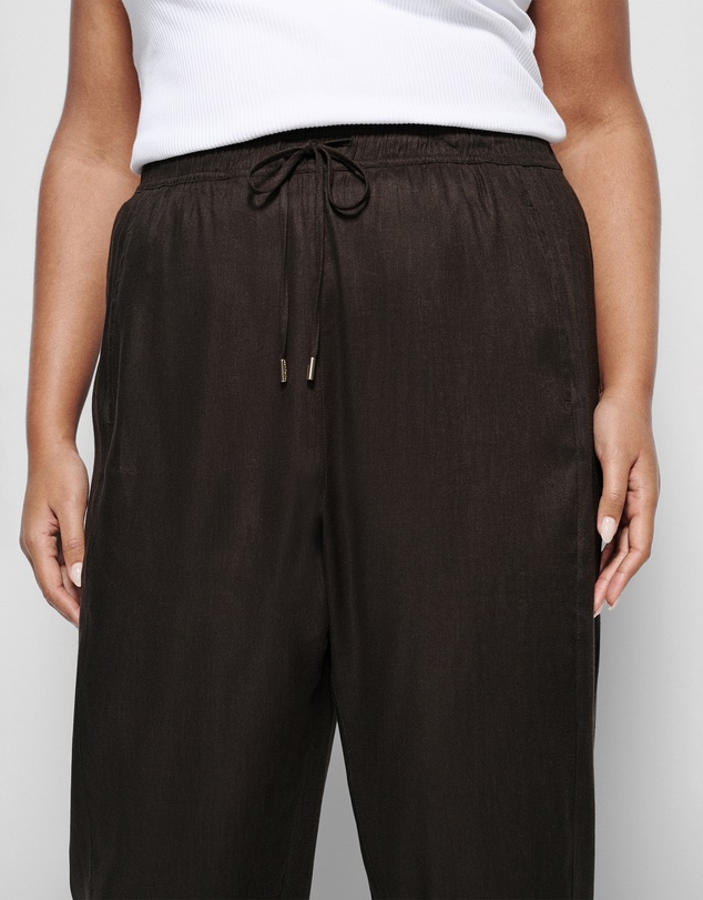 Commonry - Stephanie Pant