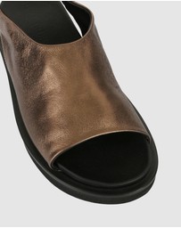 Beau Coops - Lastica Sandals