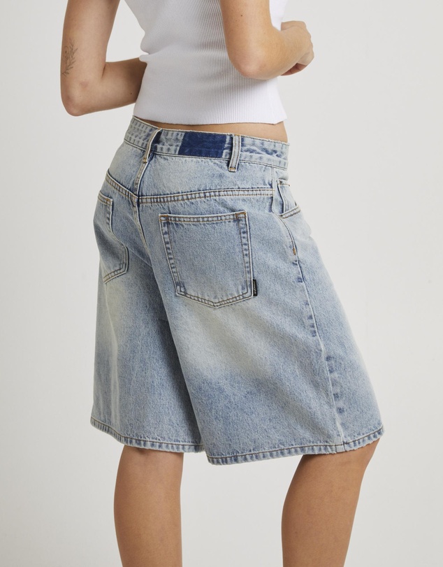 Insight - Kourtney Longline Jorts