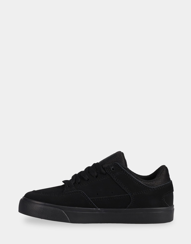 DC Shoes - Boys 8 to 16 Onyx Skate Shoes