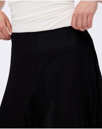 Minima Esenciales - Elara Asym Hem Midi Skirt