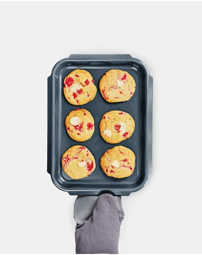Joseph Joseph - Nest™ Bake Large Non-Stick Baking Tray with Easy-Pull Handles