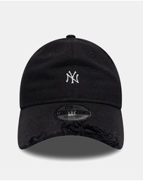 New Era - 9TWENTY New York Yankees Damaged Twill Cap