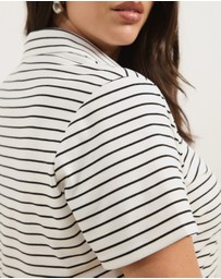 Atmos&Here Curvy - Stripe V-Neck Top
