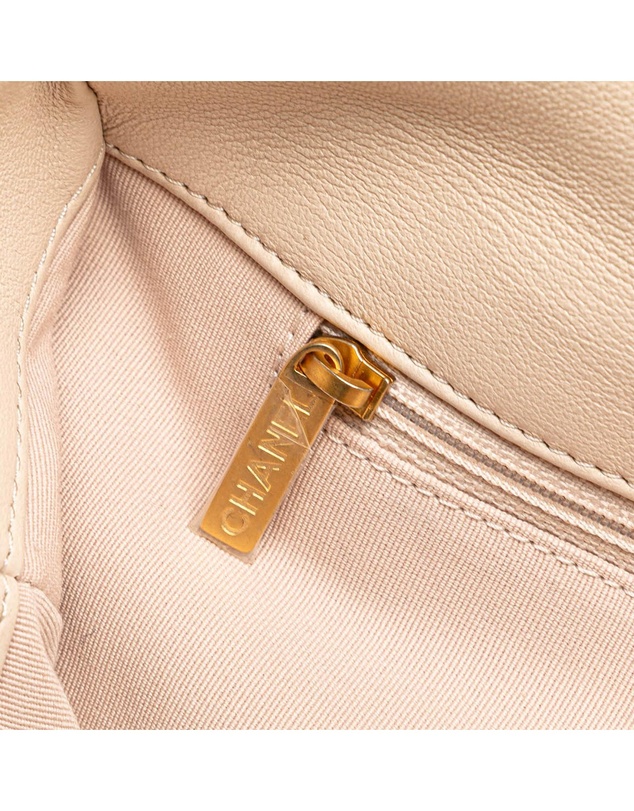 Pre-Loved by Azura Reborn - Pre-Loved chanel Chanel 22 Quilted Lambskin Shoulder Bag