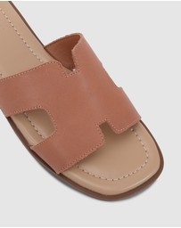 Nude Footwear - Delta