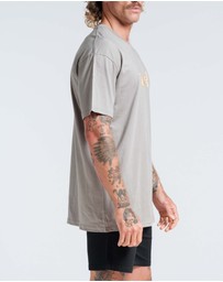 Vacancy Co - Hibiscus Tee