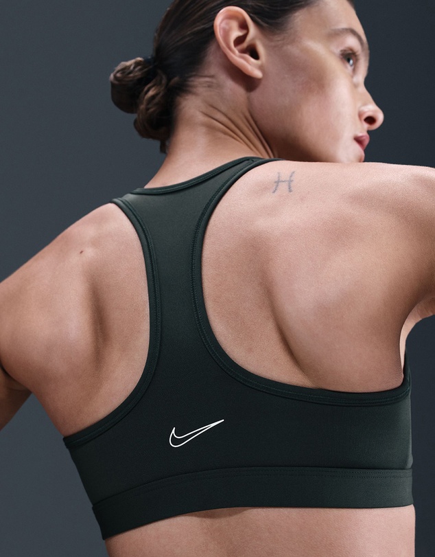 Nike - Swoosh Medium Support Padded Sports Bra