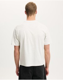 Cotton On - Cropped Fit T-Shirt