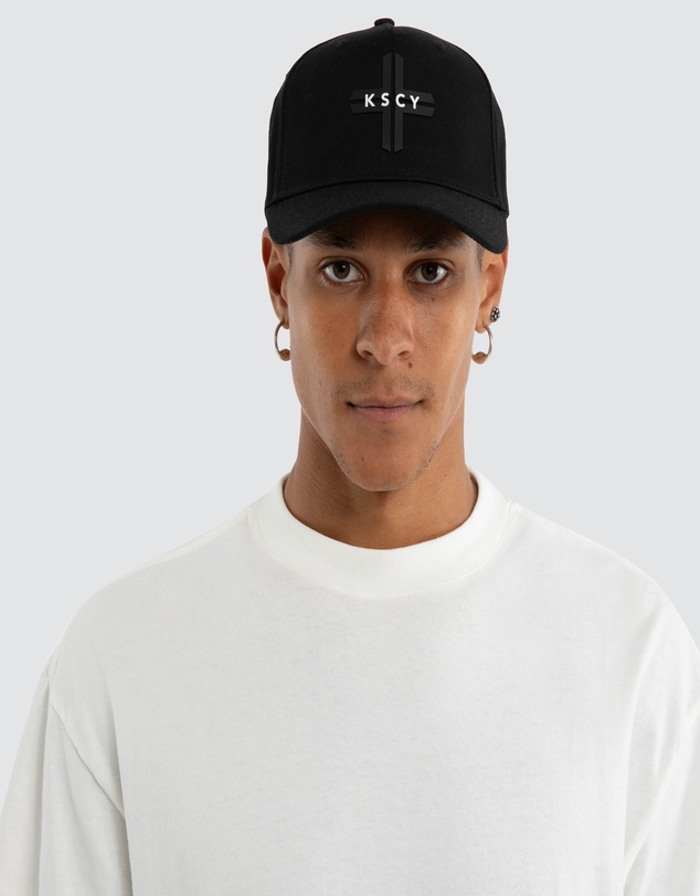 Kiss Chacey - Cross Cap