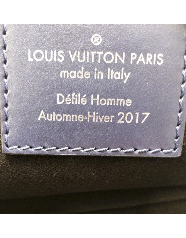 Pre-Loved by Azura Reborn - Pre-Loved louis vuitton Pochette Crossbody Bag