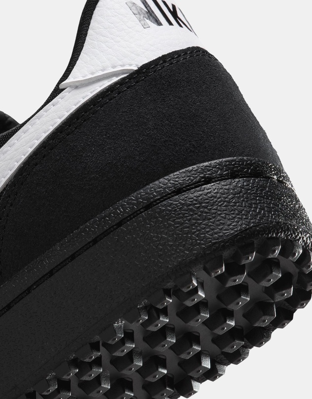 Nike - Field General - Women's