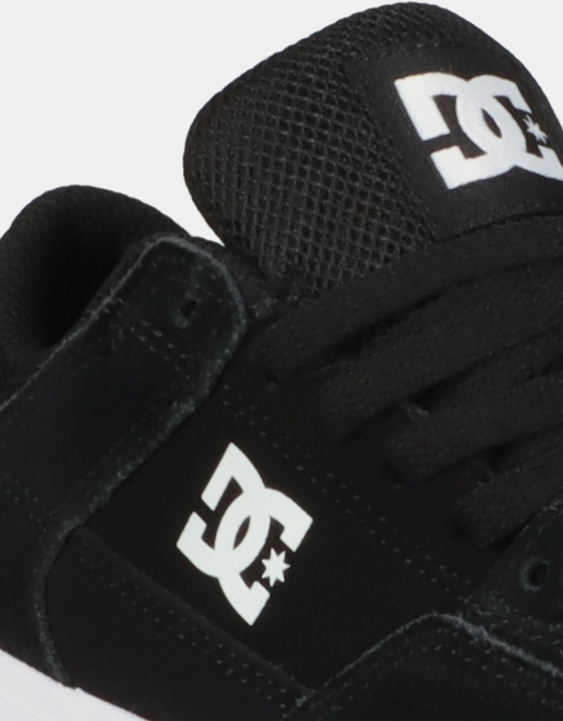 DC Shoes - Boys 8 to 16 Onyx Skate Shoes