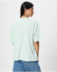 New Balance - Visibly Loved Oversized T-Shirt