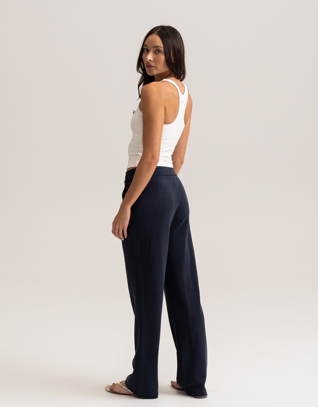 HyperLuxe The Label - Straight Leg Leisure Pant