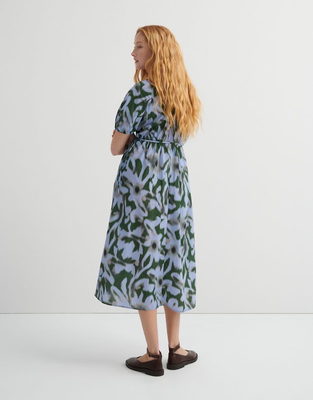 Kowtow - Illustrate Dress