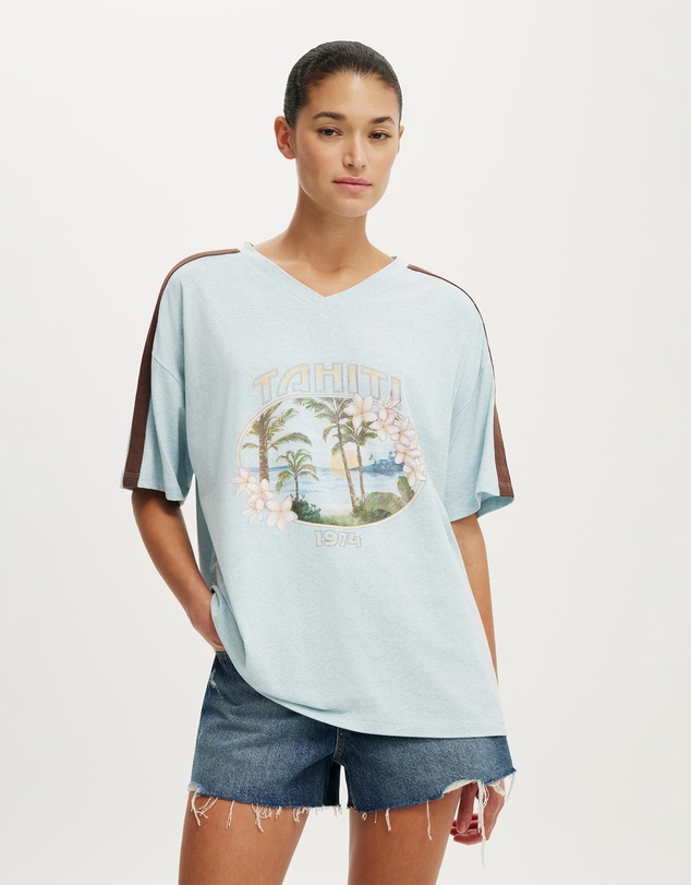 Cotton On - V Neck Vacay Graphic Tee