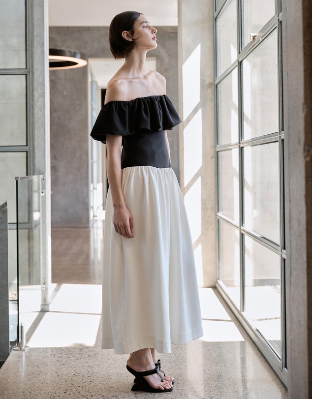 Minima Esenciales - Amora Off Shoulder Ruffle Maxi Dress