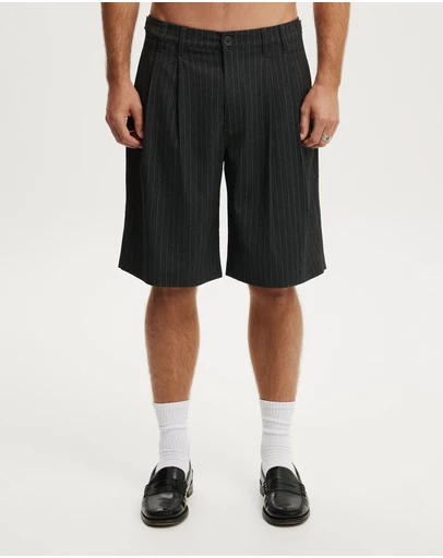 Cotton On - Super Baggy Pleated Short