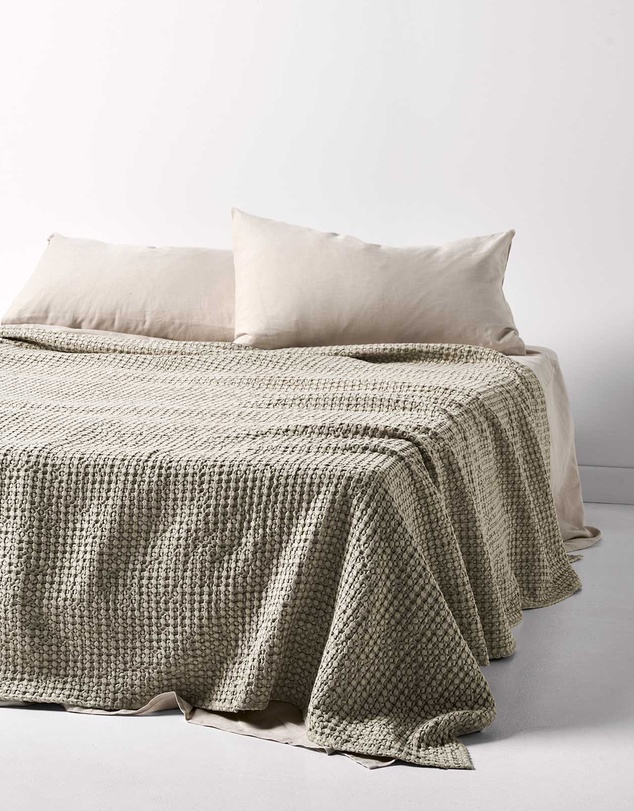 Aura Home - Waffle Bed Cover