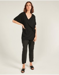 Primness - Loose V Tee