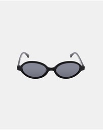 Soda Shades - Rozalia Russia x Soda Shades - Shade 007 Black