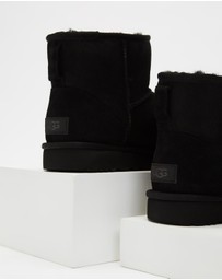 UGG - Womens Classic Mini II Boots