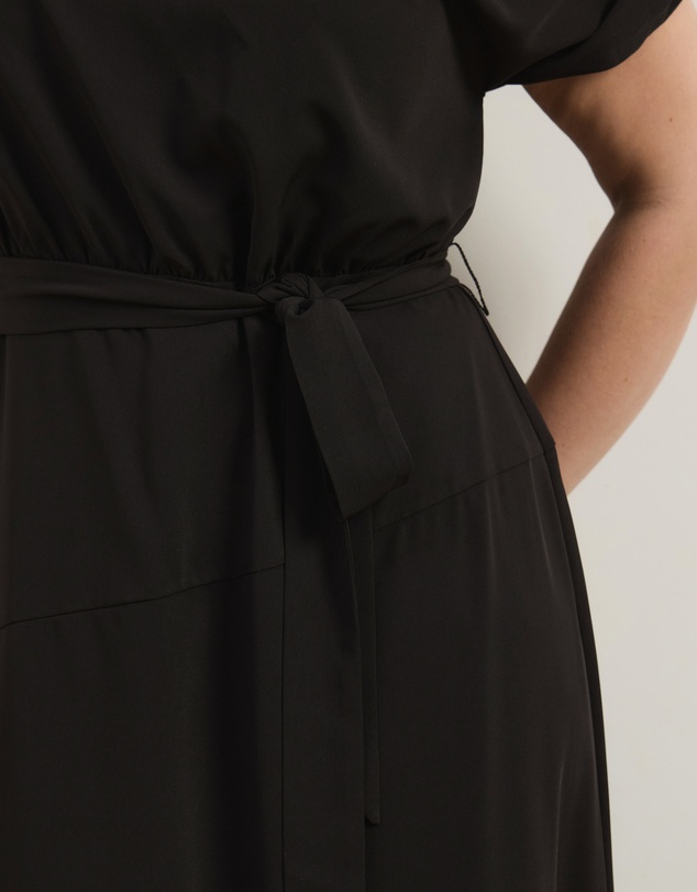Atmos&Here Curvy - Jayde Off Shoulder Midi Dress