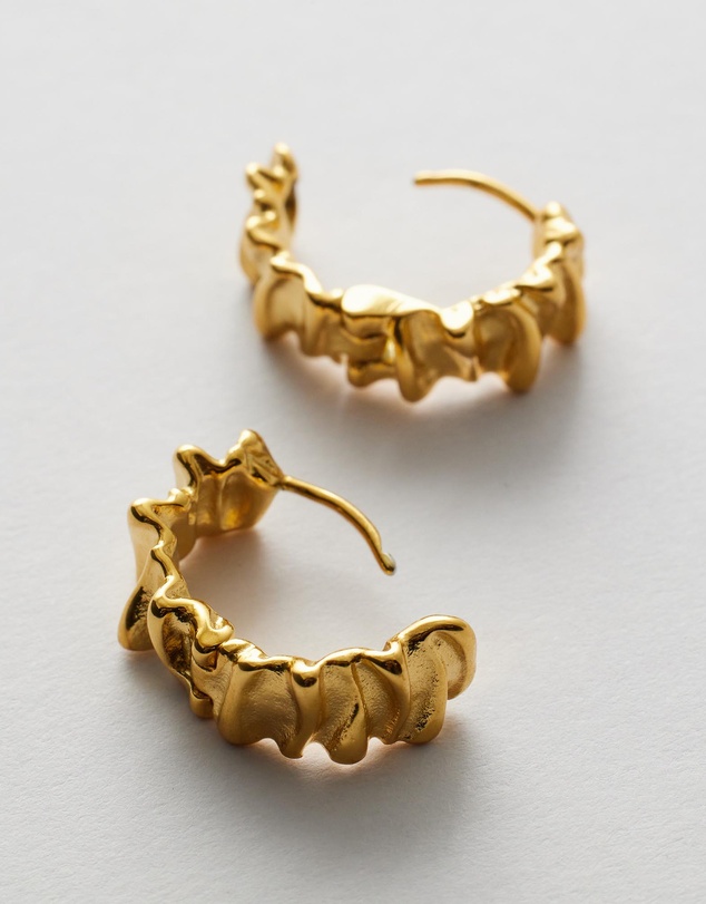 Moira Hughes - The White Label - Iluka Clicker Hoops