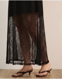 Atmos&Here Curvy - Isobel Lace Maxi Skirt