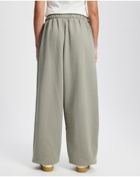 adidas Originals - Essentials Linear Oversized Jogger Pants